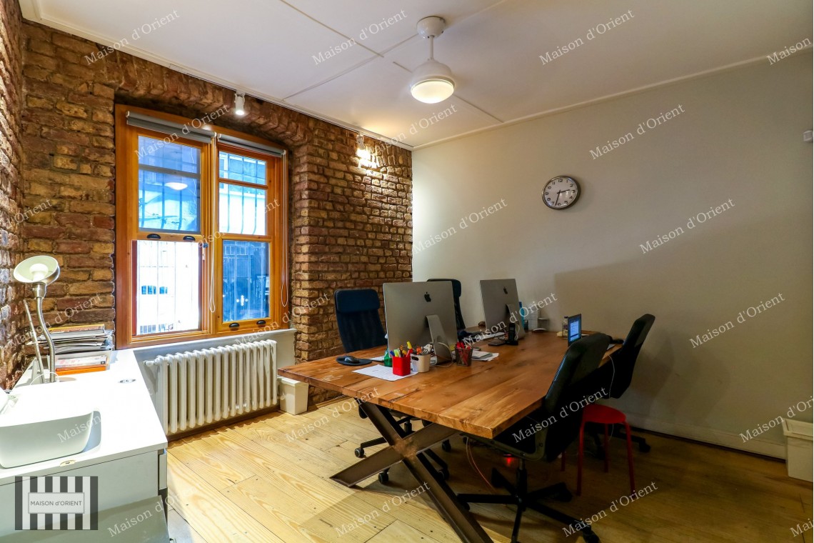 Flat for Rent with Private Garden and Detached House