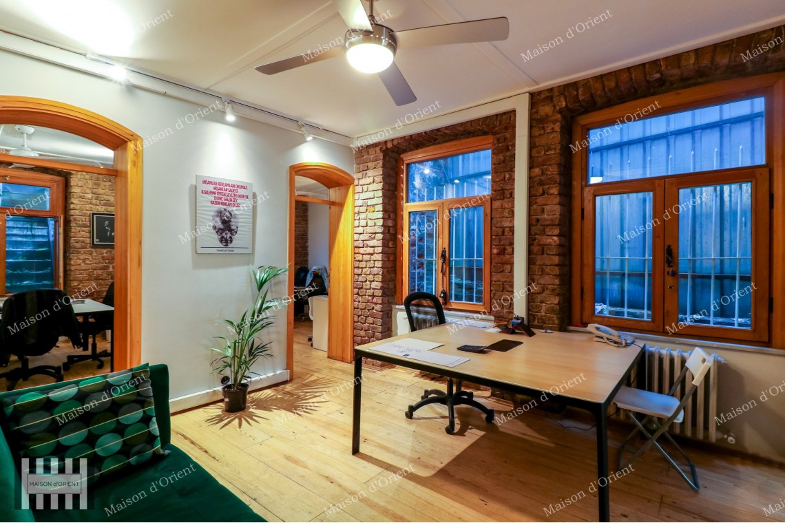 Flat for Rent with Private Garden and Detached House