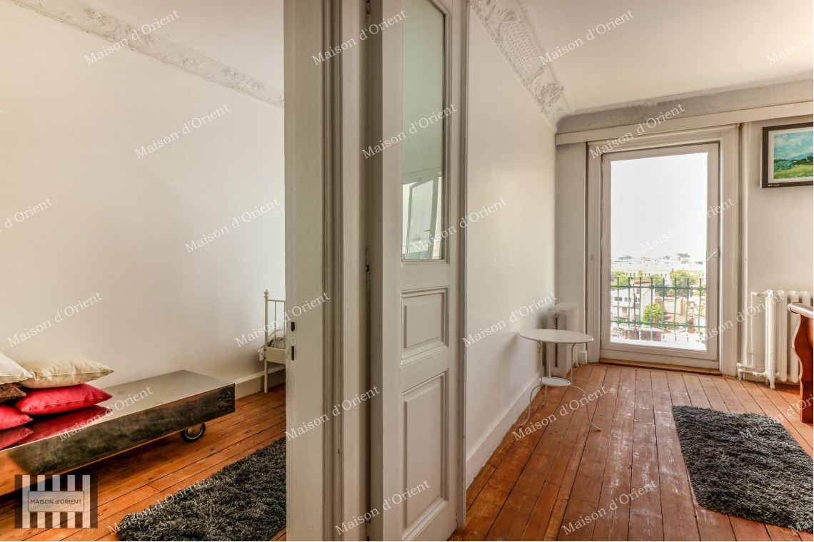 Flat for Sale with View in Historical Mavrodi Building