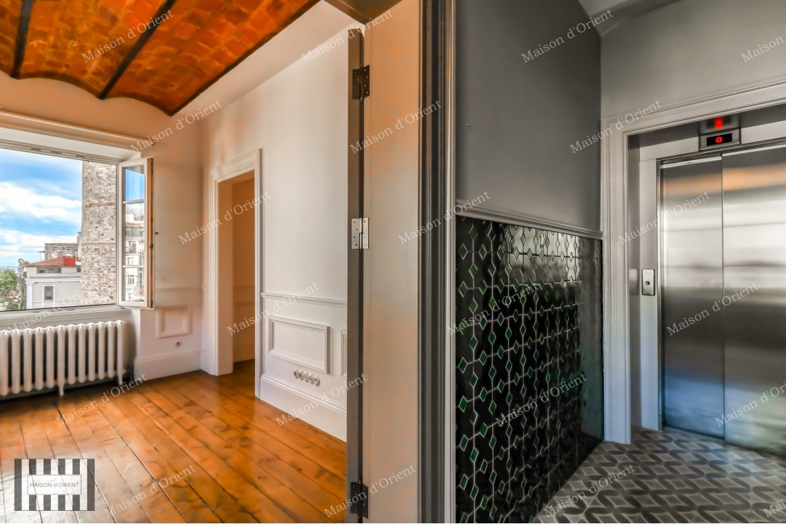 Fully Renovated 1+1 Flat for Rent in Galata Tower Square