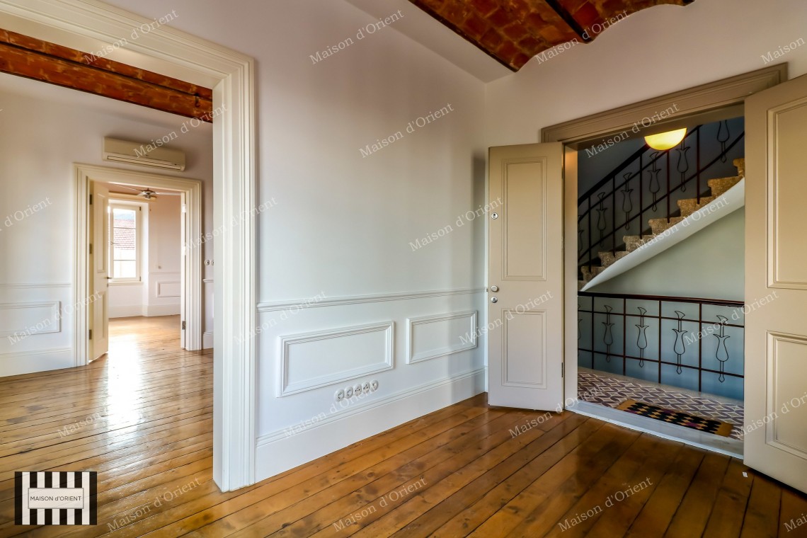 Fully Renovated 1+1 Flat for Rent in Galata Tower Square