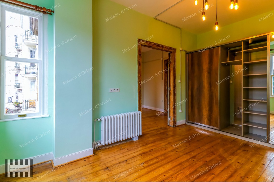 Historical 2+1 Flat with View for Rent in Galata
