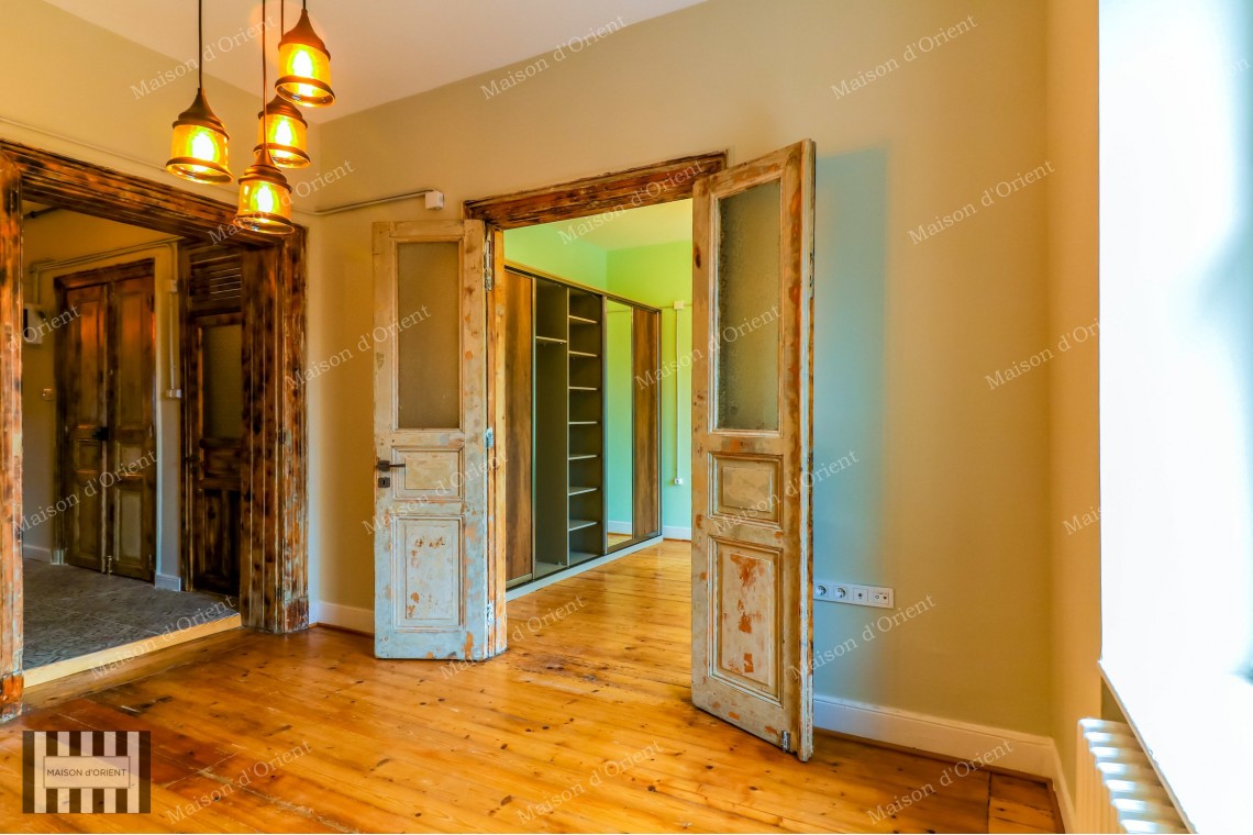 Historical 2+1 Flat with View for Rent in Galata