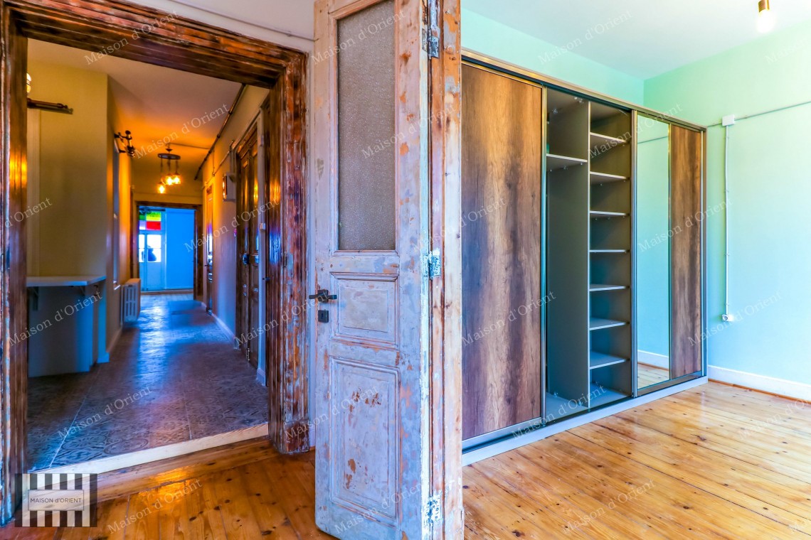 Historical 2+1 Flat with View for Rent in Galata