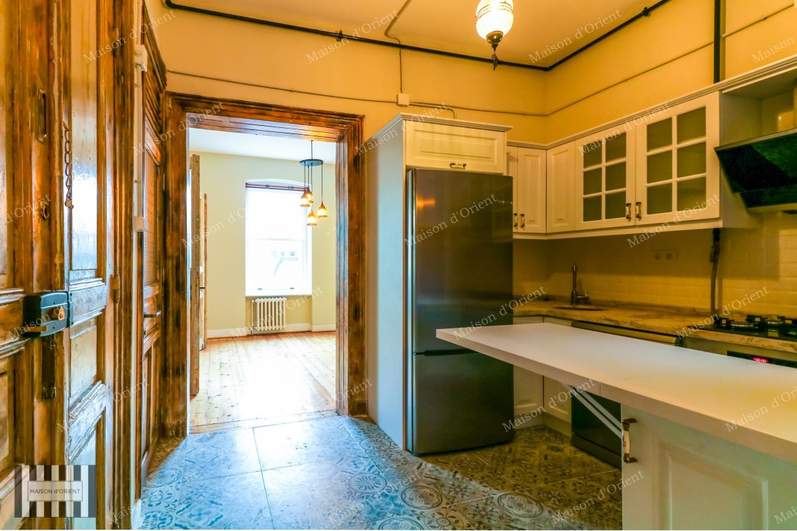Historical 2+1 Flat with View for Rent in Galata