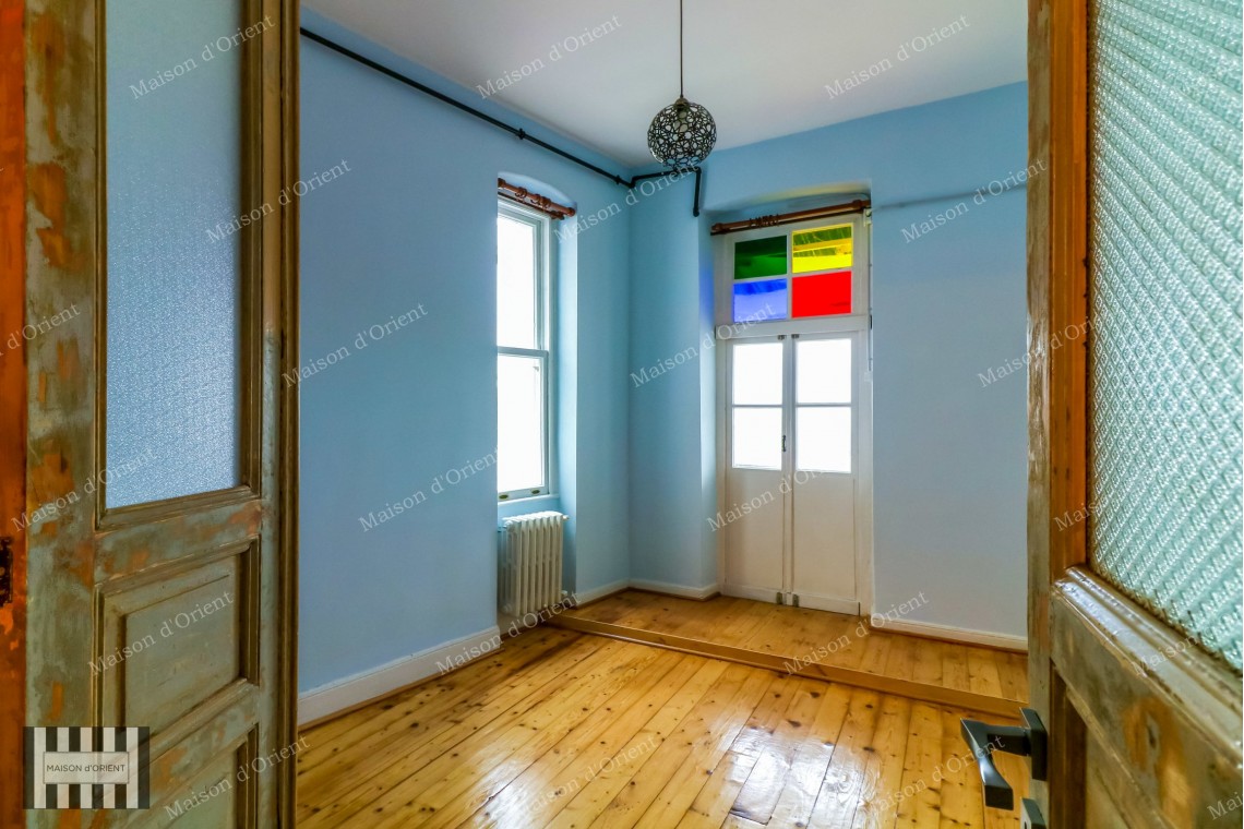 Historical 2+1 Flat with View for Rent in Galata