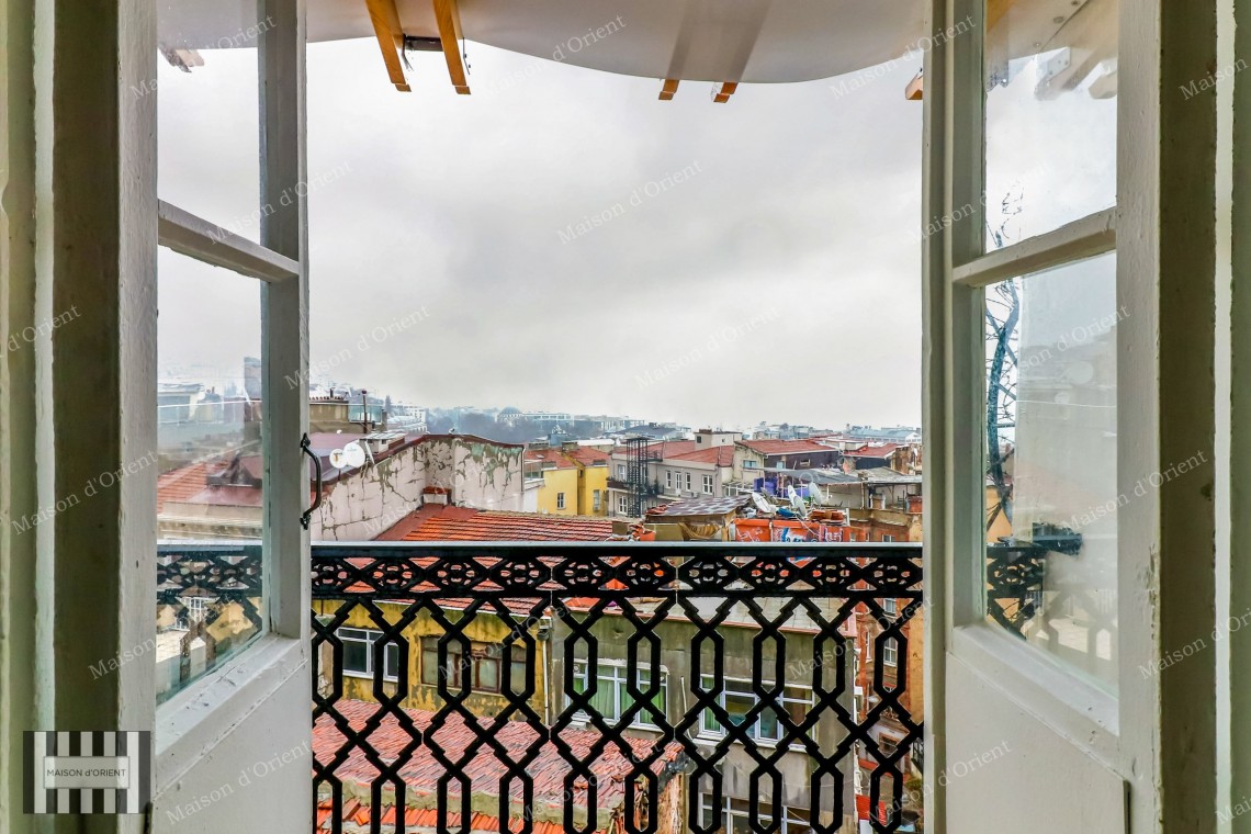 Historical 2+1 Flat with View for Rent in Galata