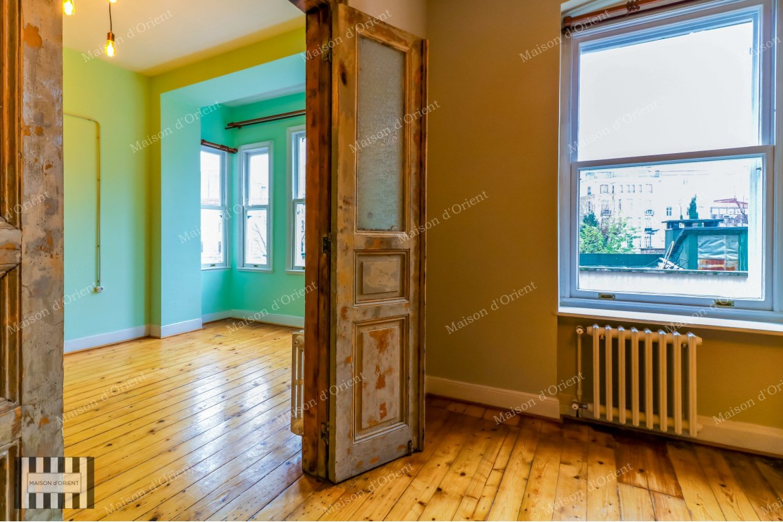 Historical 2+1 Flat with View for Rent in Galata