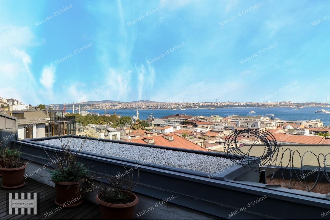 180sqm Duplex with Private Terrace for Rent in Galata