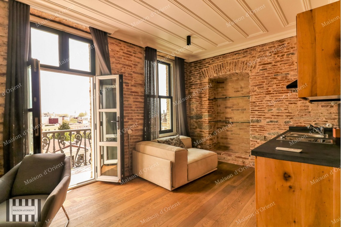 100sqm Renovated Flat for Rent in Galata