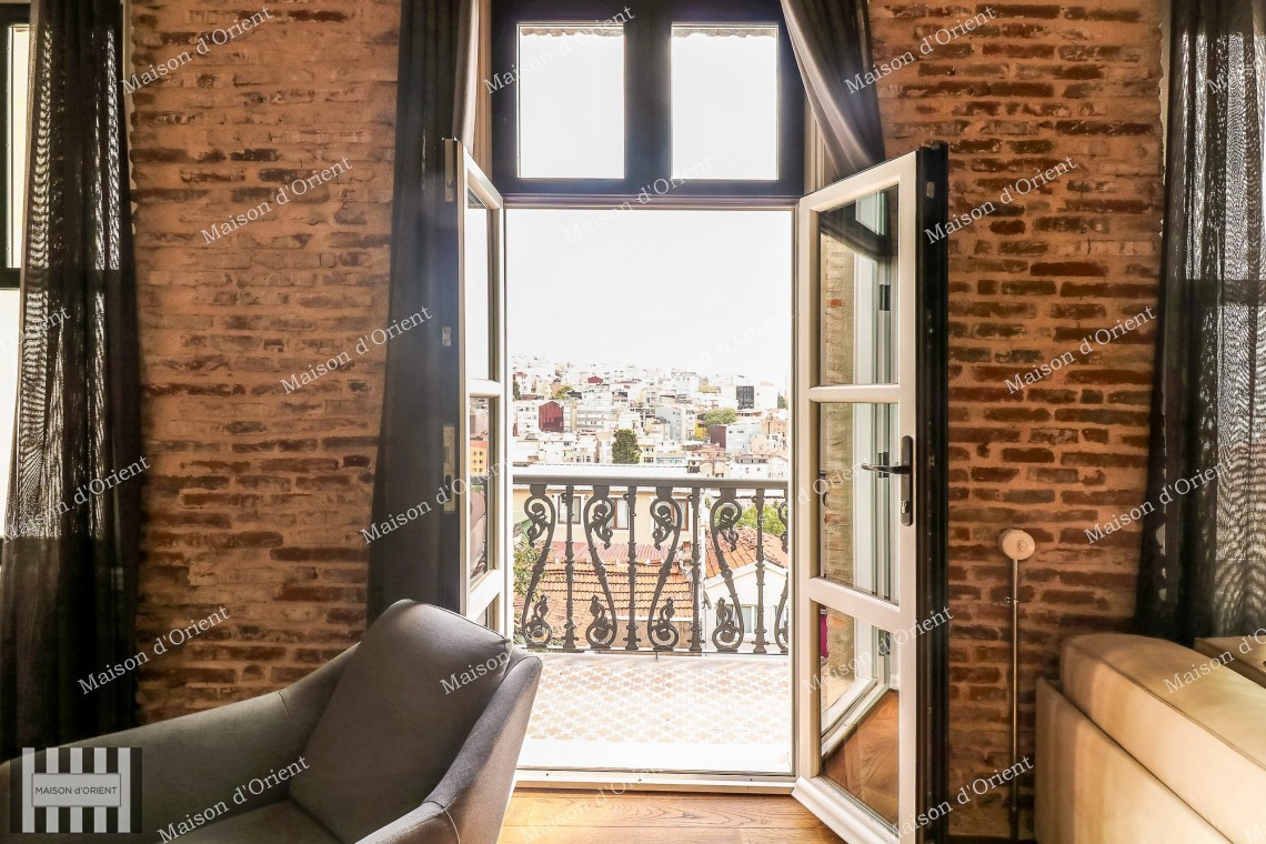 100sqm Renovated Flat for Rent in Galata