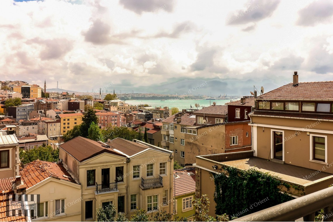 100sqm Renovated Flat for Rent in Galata