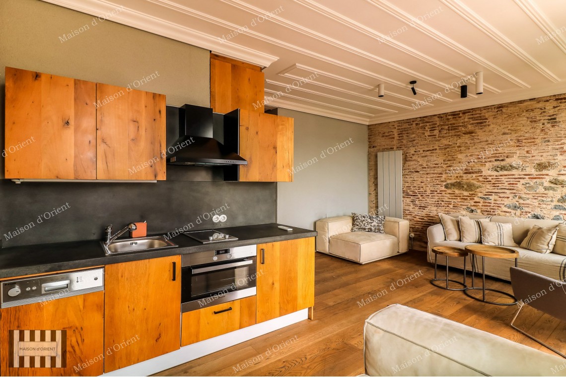 100sqm Renovated Flat for Rent in Galata