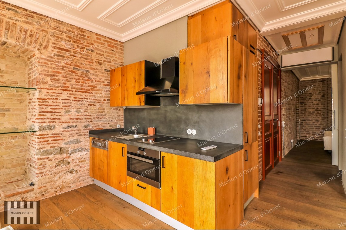 100sqm Renovated Flat for Rent in Galata