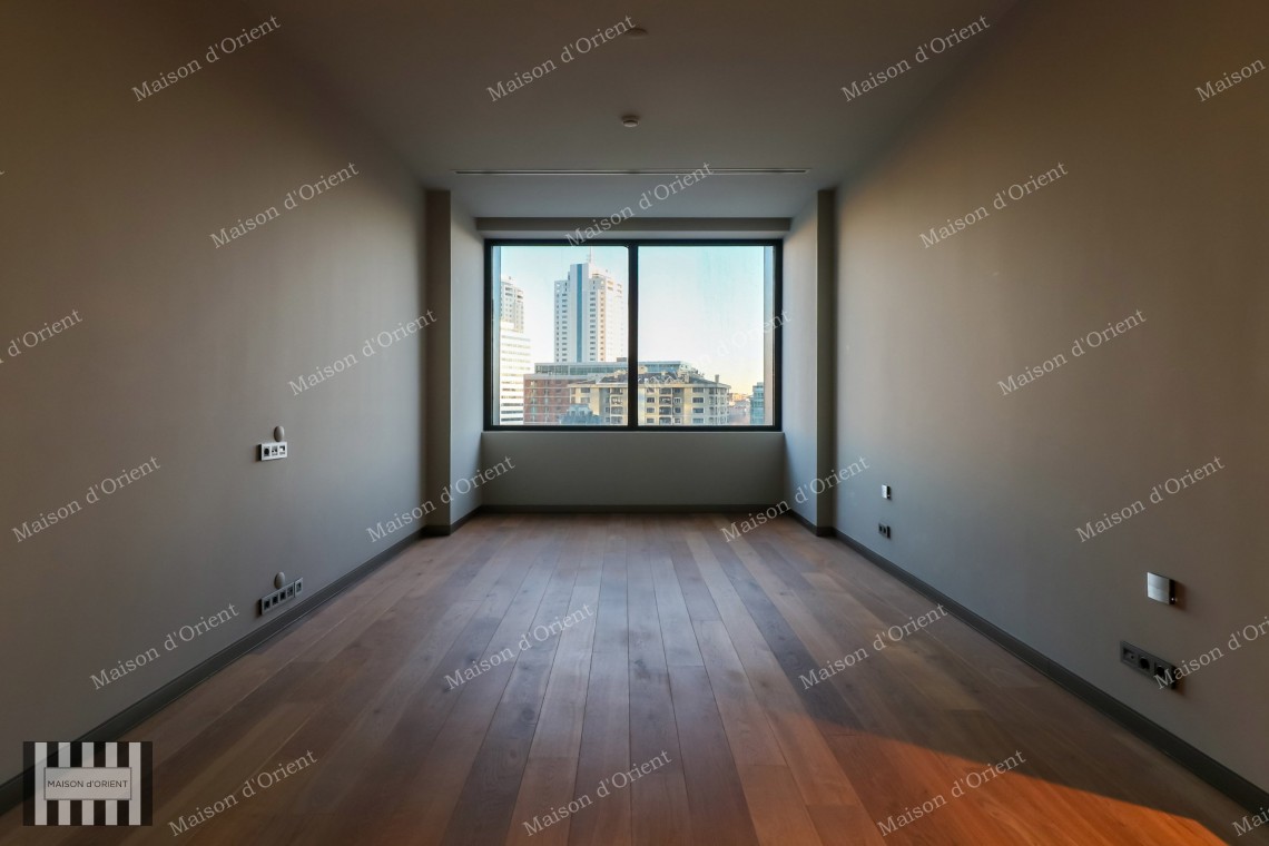 High Ceiling 2+1 Residence with City View for Sale in Nisantasi