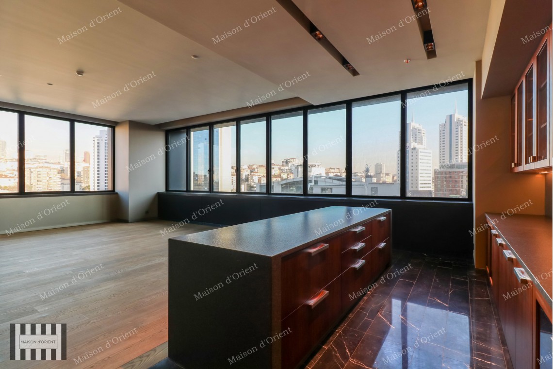 High Ceiling 2+1 Residence with City View for Sale in Nisantasi