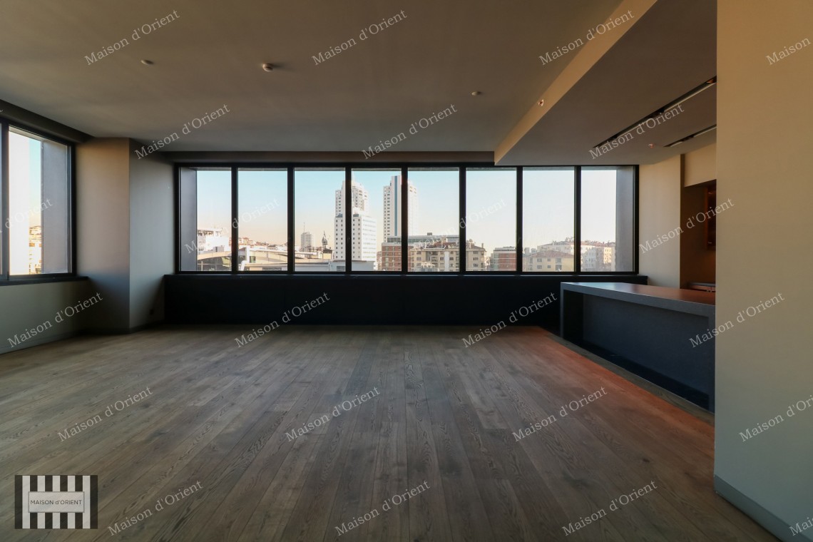 High Ceiling 2+1 Residence with City View for Sale in Nisantasi
