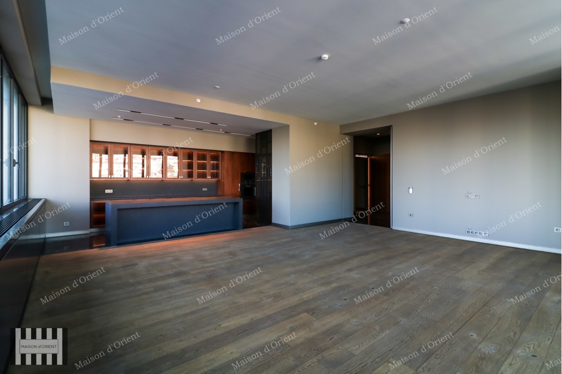 High Ceiling 2+1 Residence with City View for Sale in Nisantasi