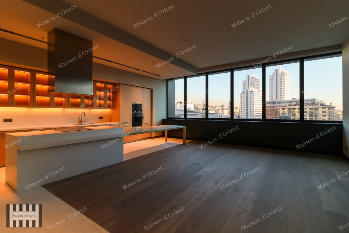 High Ceiling 2+1 Residence with City View for Sale in Nisantasi