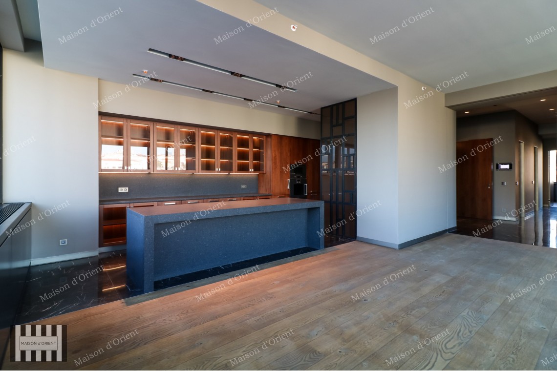 High Ceiling 2+1 Residence with City View for Sale in Nisantasi