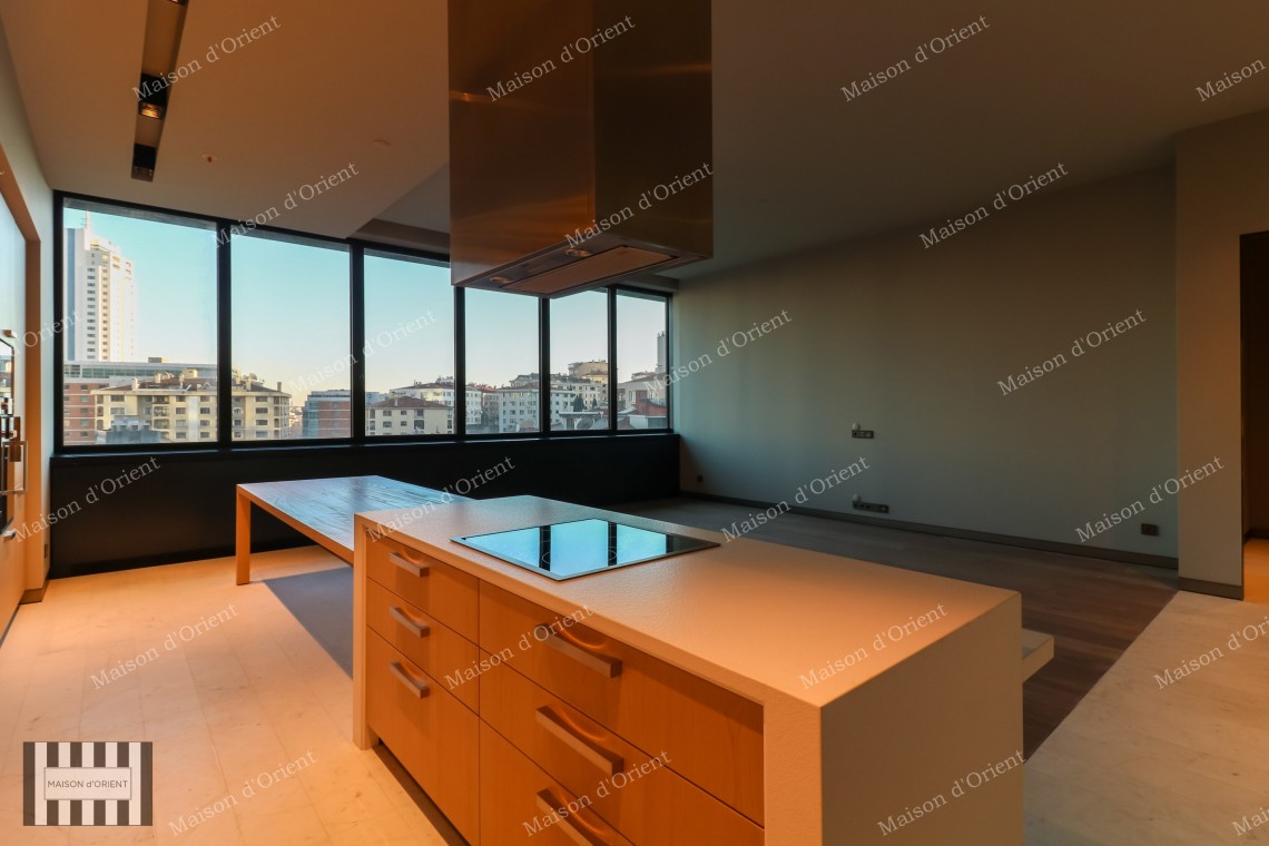 High Ceiling 2+1 Residence with City View for Sale in Nisantasi