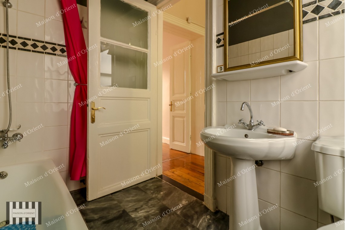 Flat with Bosphorus View for Sale in Galata
