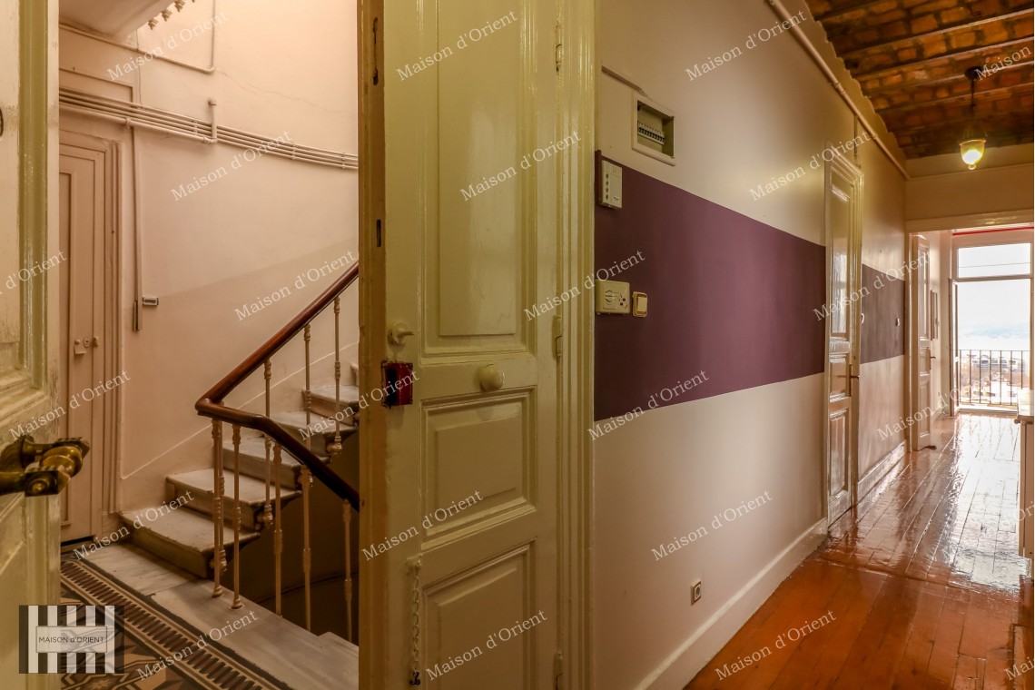 Flat with Bosphorus View for Sale in Galata