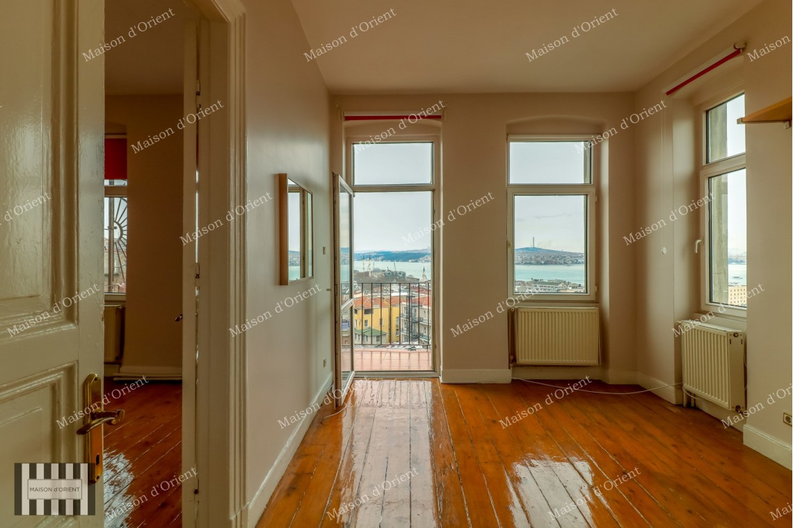 Flat with Bosphorus View for Sale in Galata