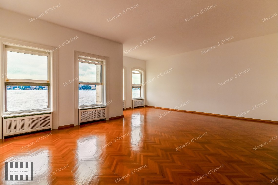 Flat for Rent in Historical Mansion in Yenikoy