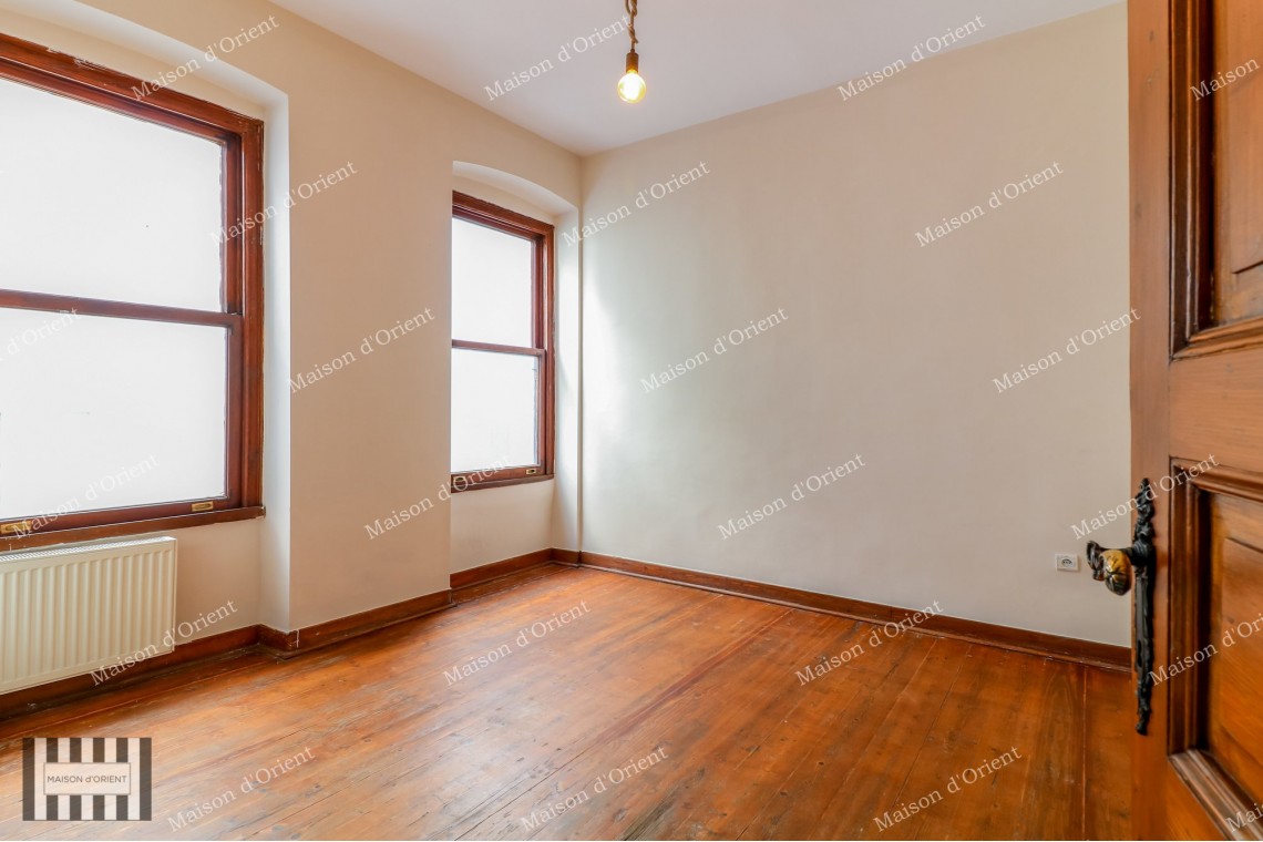 2+1 Flat for Rent in Historical Building