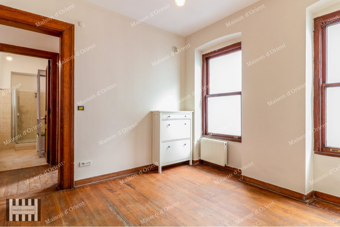 2+1 Flat for Rent in Historical Building