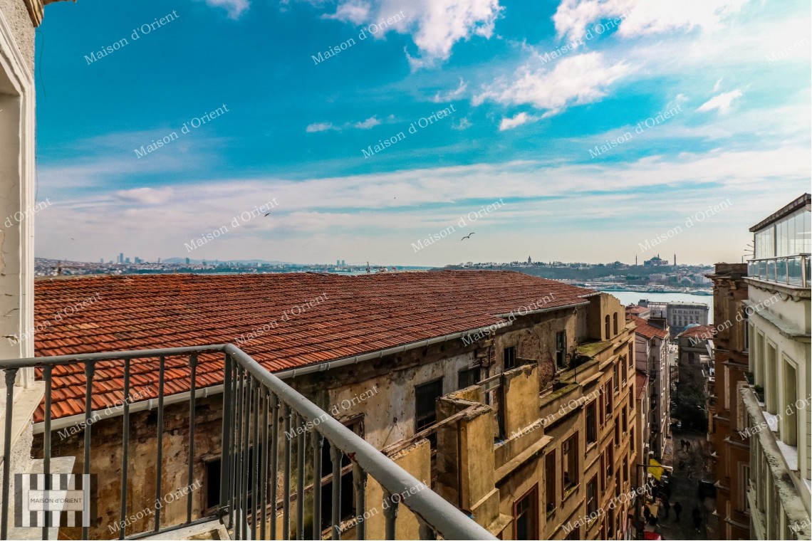 2+1 Flat for Rent in Historical Building
