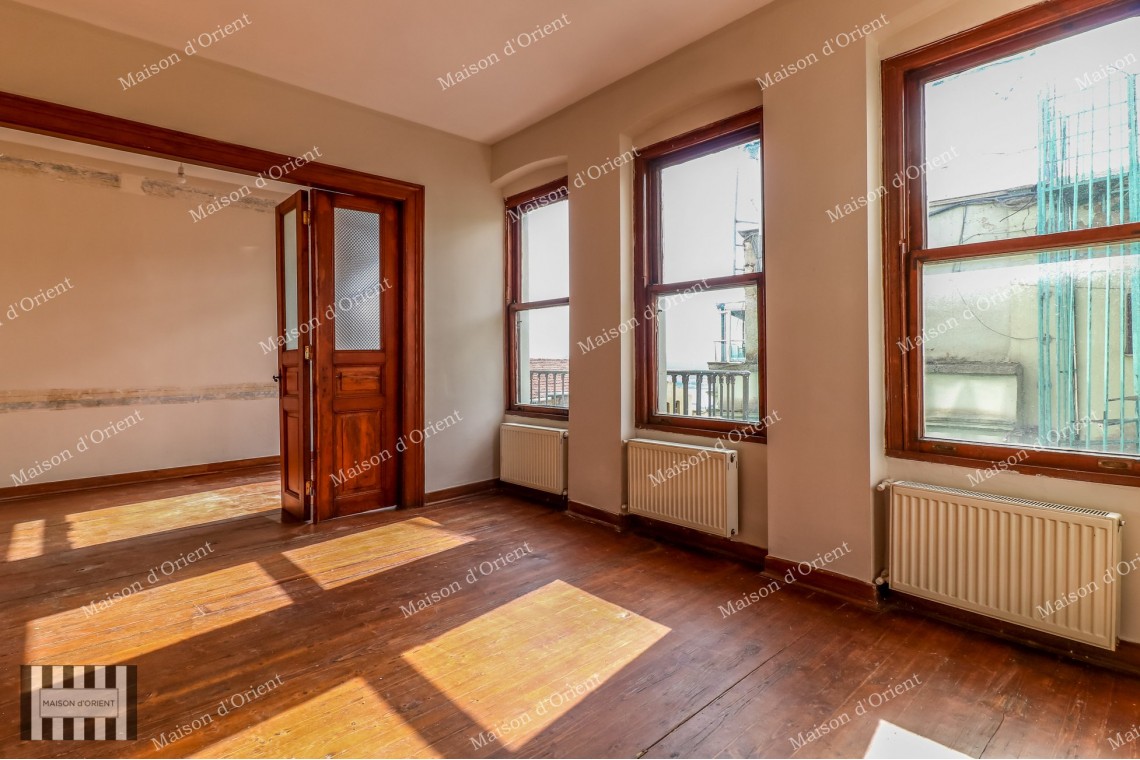 2+1 Flat for Rent in Historical Building