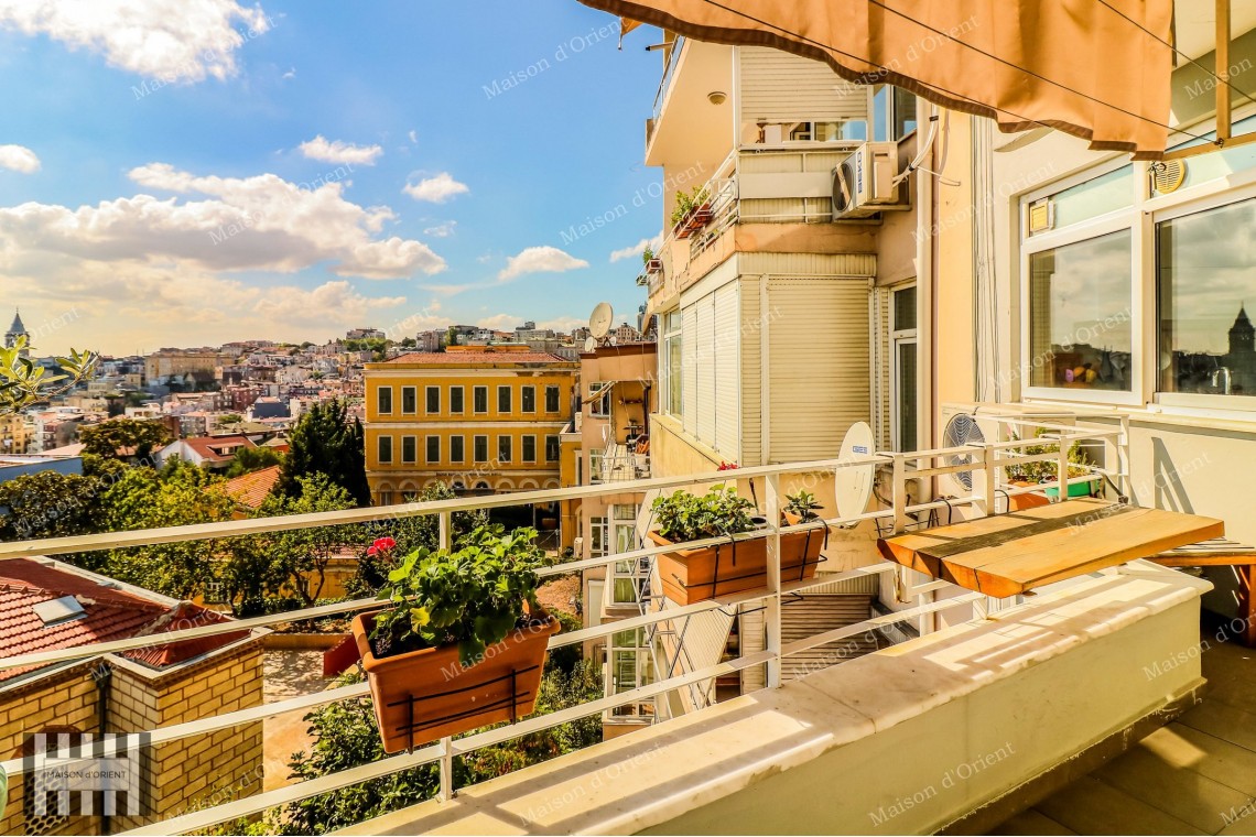Renovated 135sqm Flat with View for Sale in Cihangir