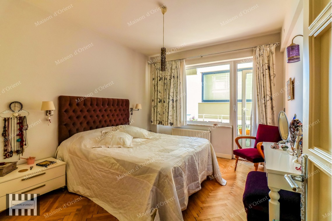 Renovated 135sqm Flat with View for Sale in Cihangir
