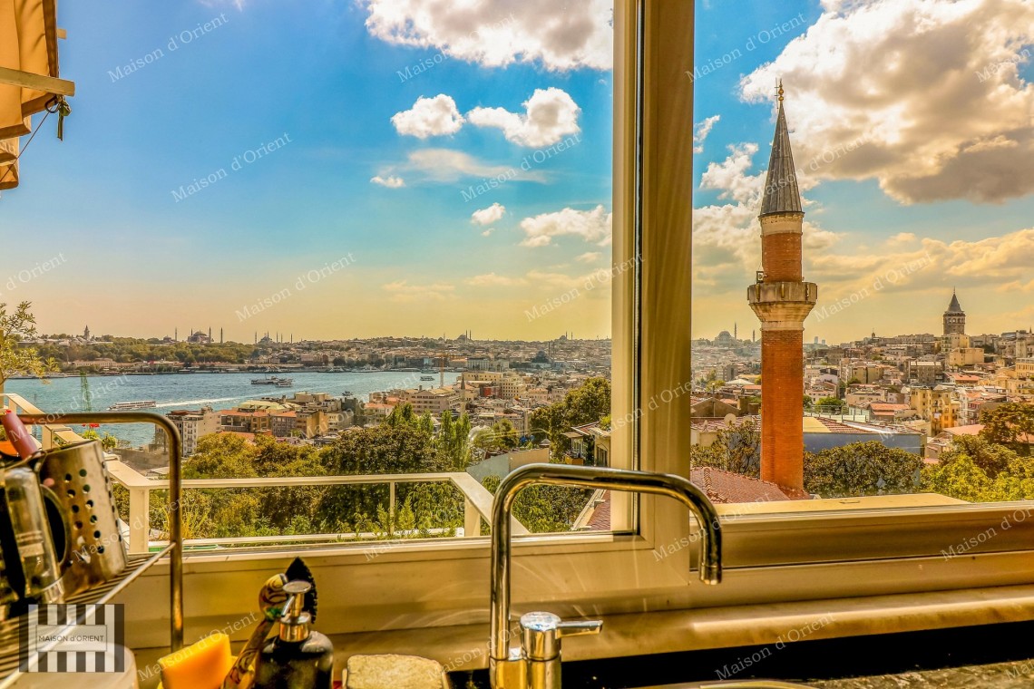 Renovated 135sqm Flat with View for Sale in Cihangir