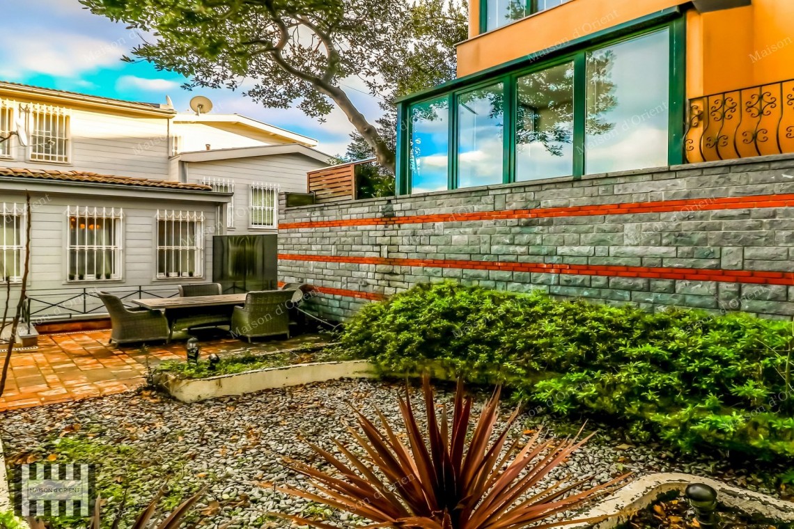 Renovated Historical Greek Fourlex for Sale in Emirgan