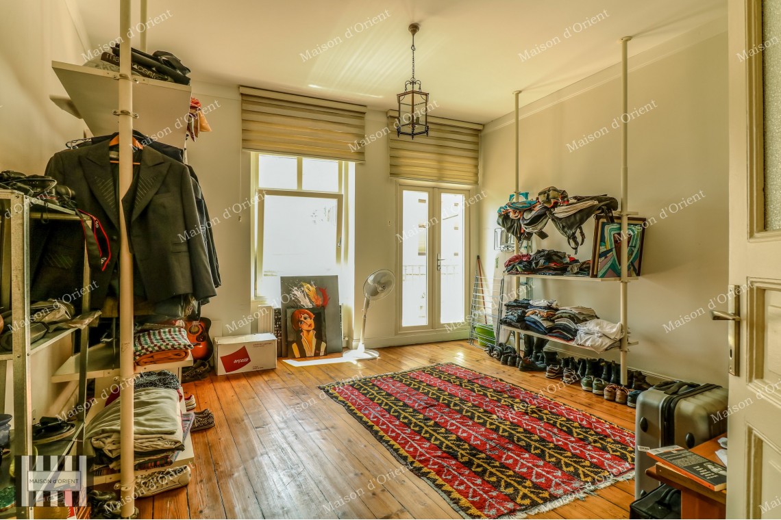 Renovated Sea View Flat for Rent in Galata
