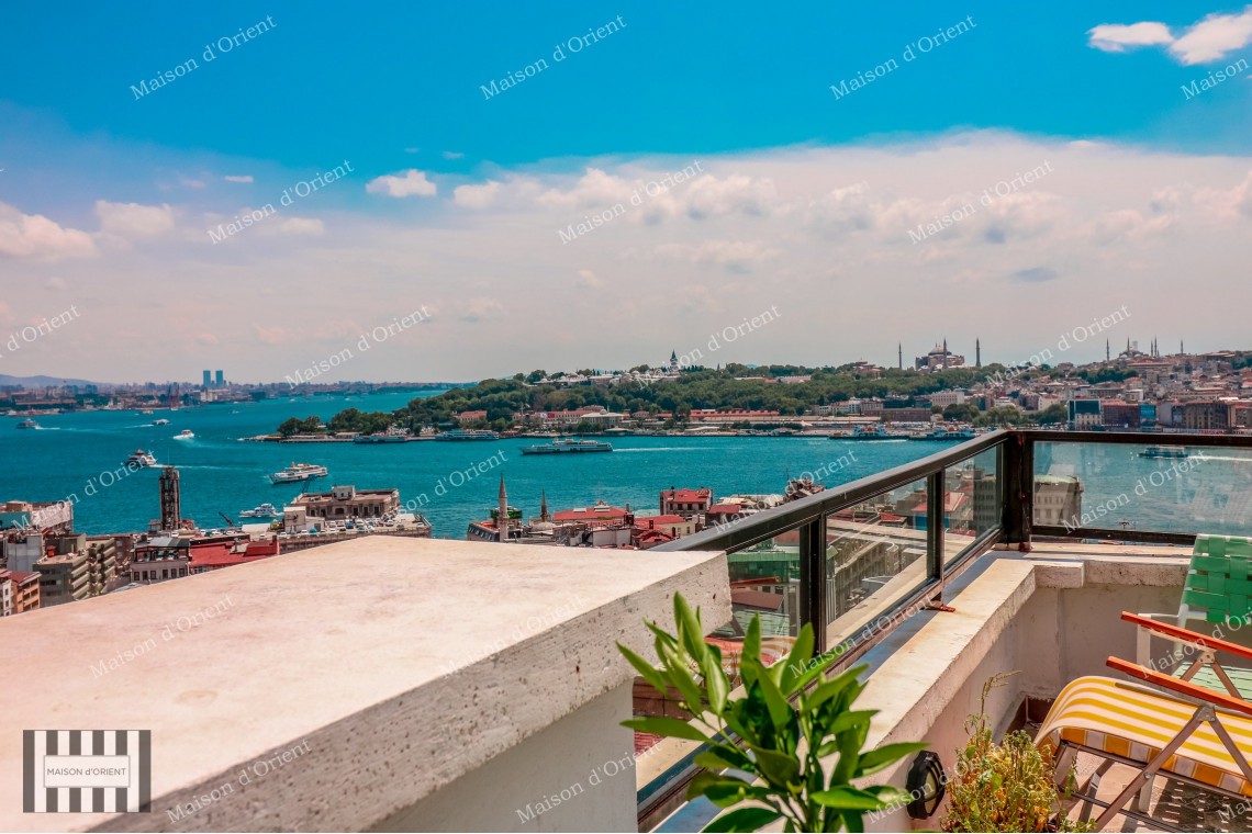 Renovated Sea View Flat for Rent in Galata
