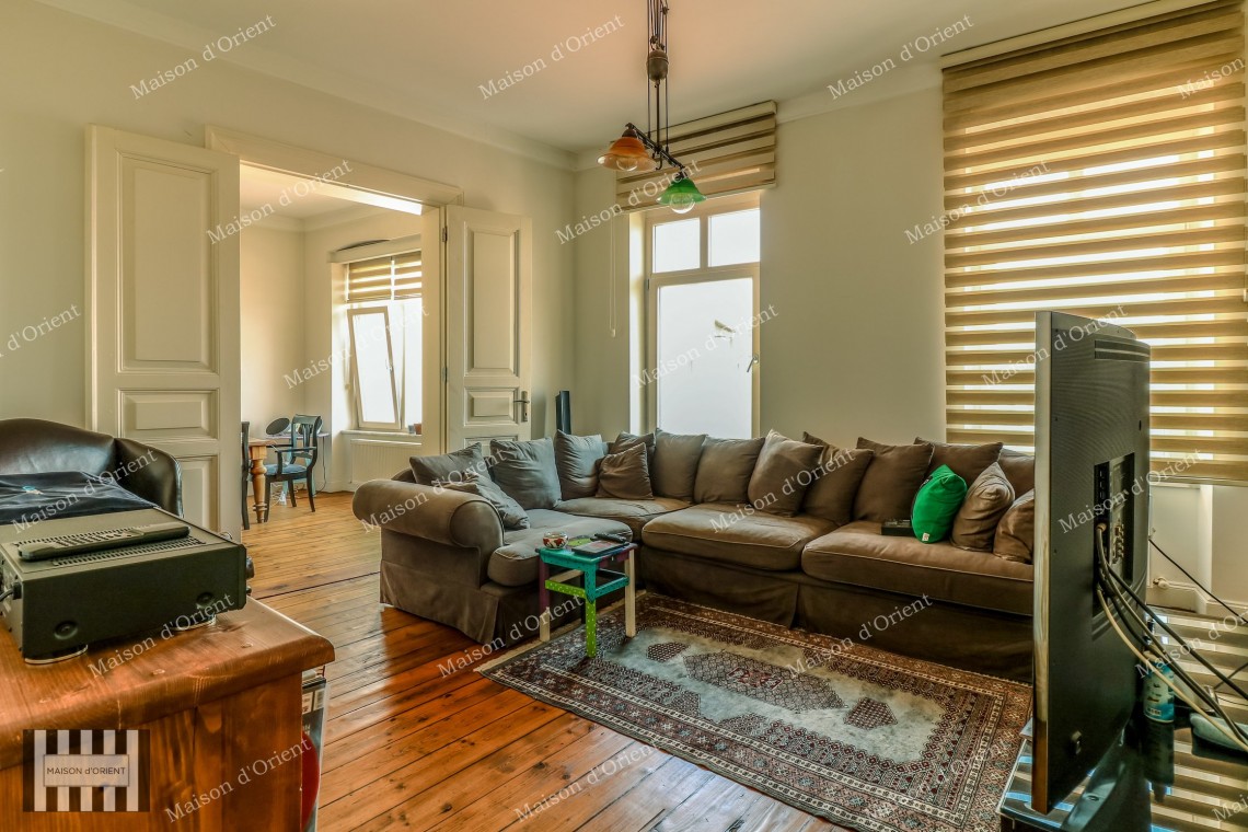 Renovated Sea View Flat for Rent in Galata
