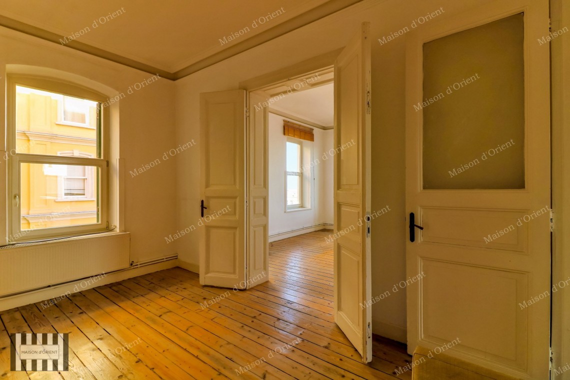 2+1 Rental Flat with Bosphorus View in Dogan Apartment