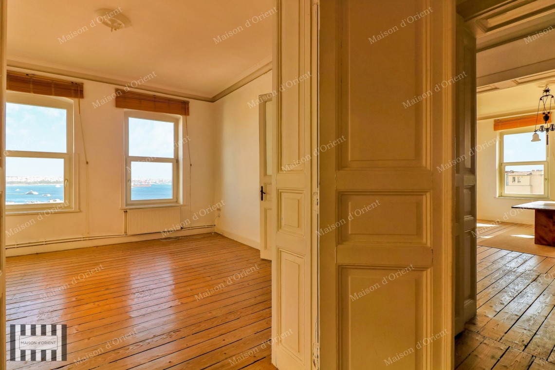 2+1 Rental Flat with Bosphorus View in Dogan Apartment