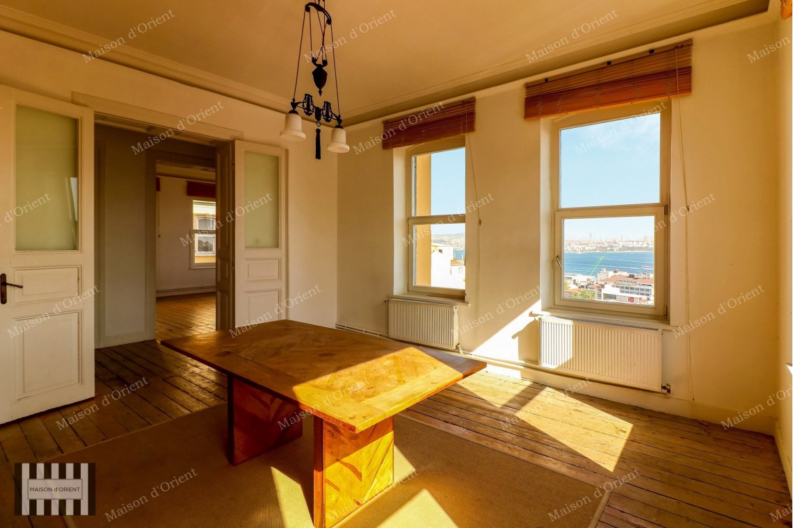 2+1 Rental Flat with Bosphorus View in Dogan Apartment