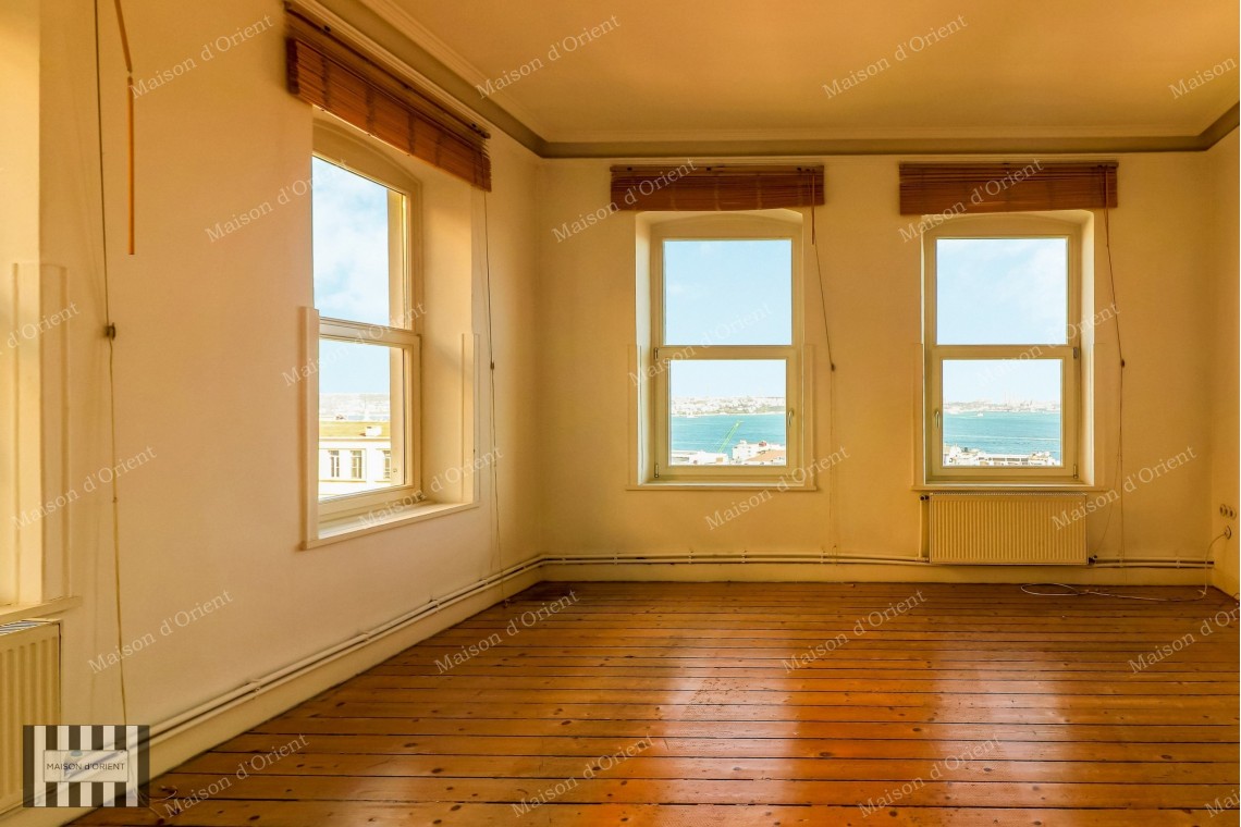 2+1 Rental Flat with Bosphorus View in Dogan Apartment