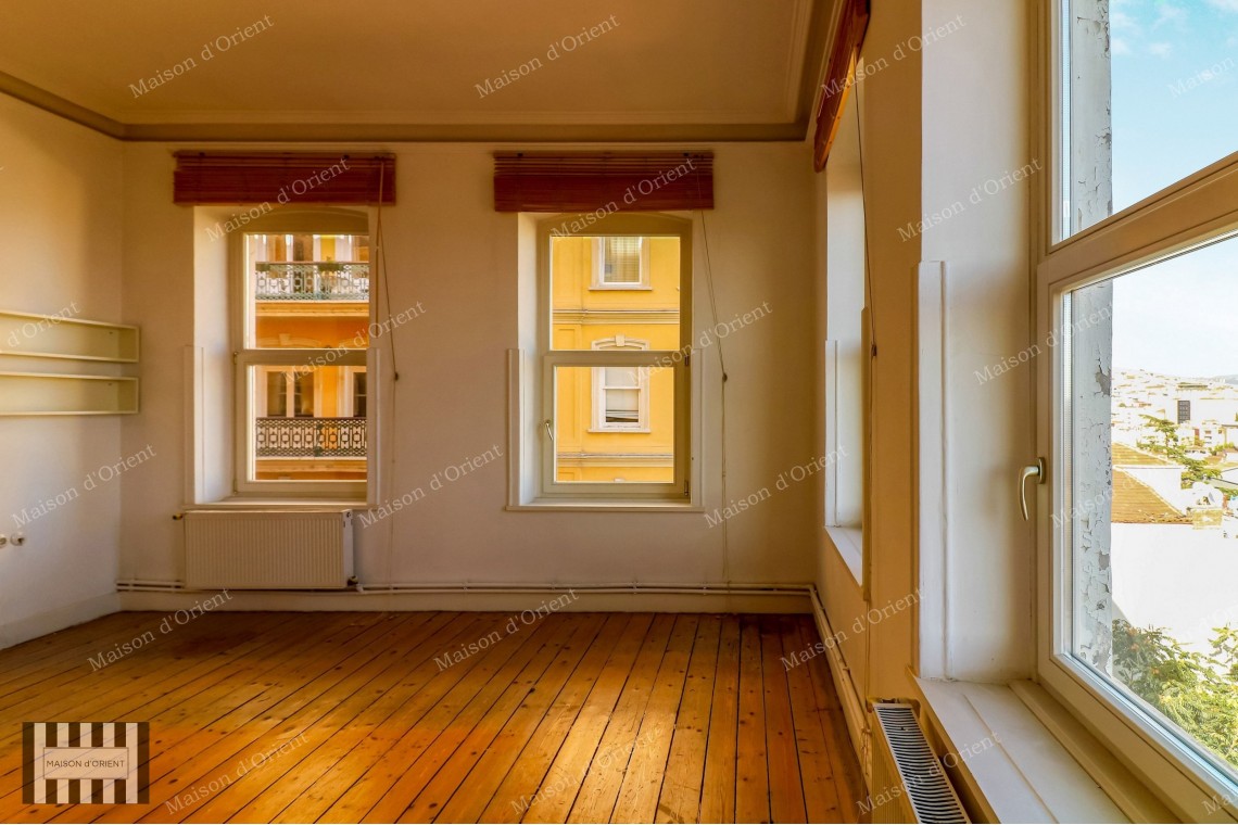 2+1 Rental Flat with Bosphorus View in Dogan Apartment