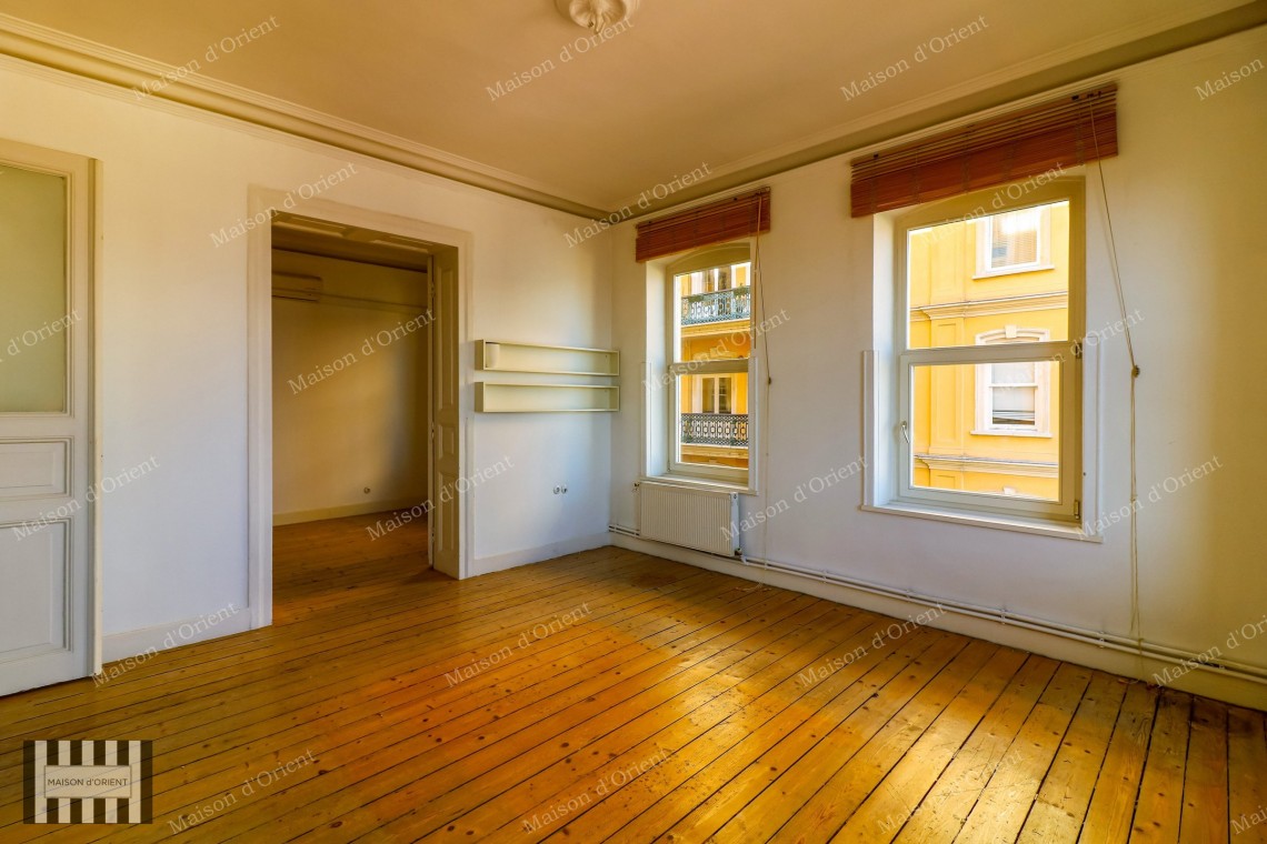 2+1 Rental Flat with Bosphorus View in Dogan Apartment