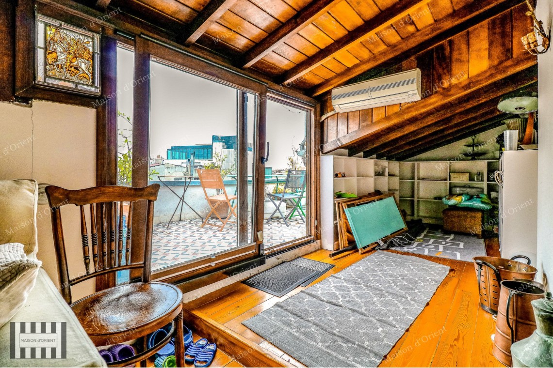 Triplex for Rent with Private Terrace in Galata