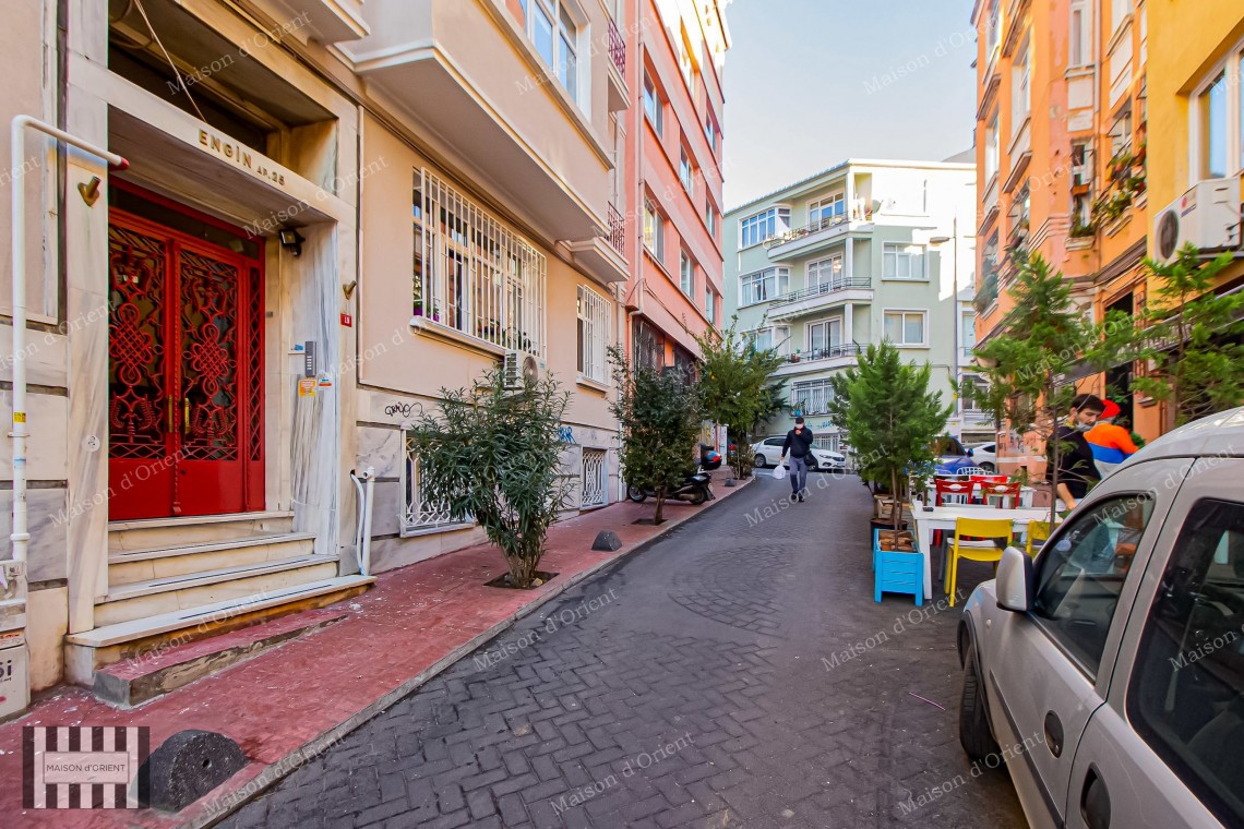 2+1 Apartment for Sale in Historical Building, Cihangir