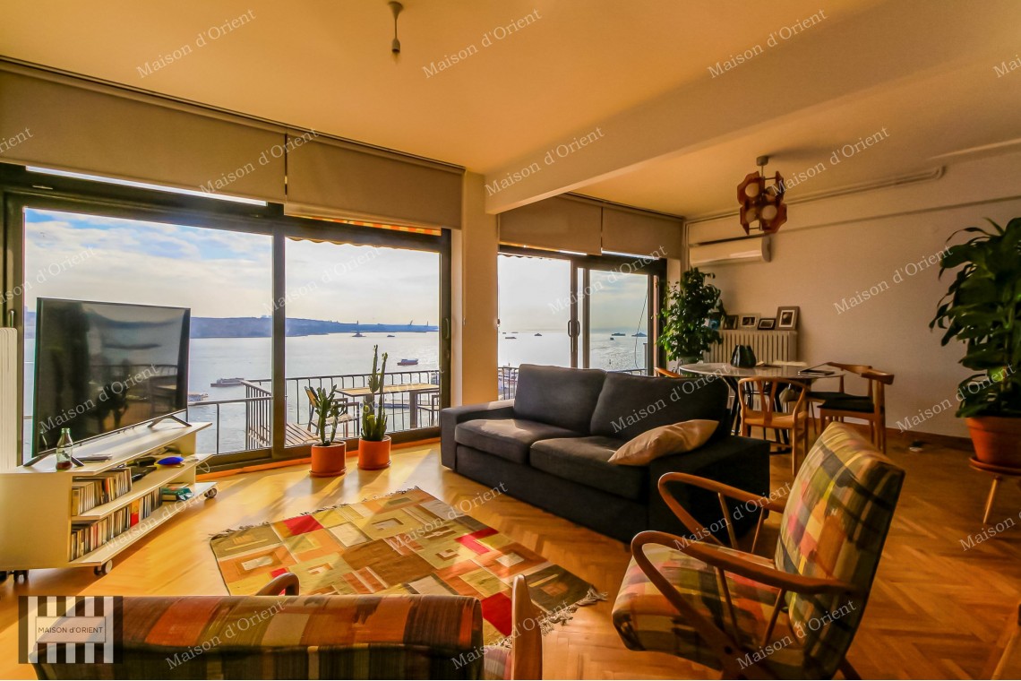 3+1 Apartment for Sale with Bosphorus View in Gümüşsuyu 