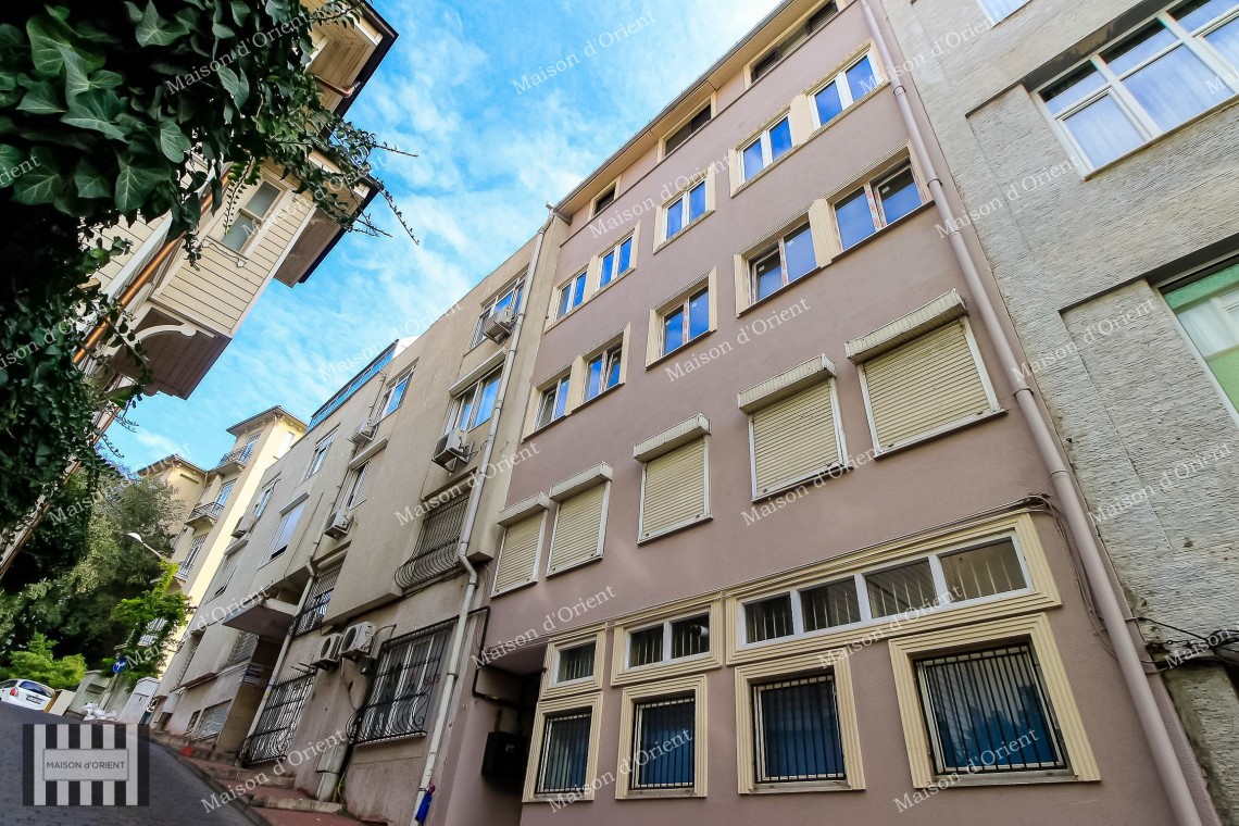 3+1 Apartment for Sale with Bosphorus View in Gümüşsuyu 